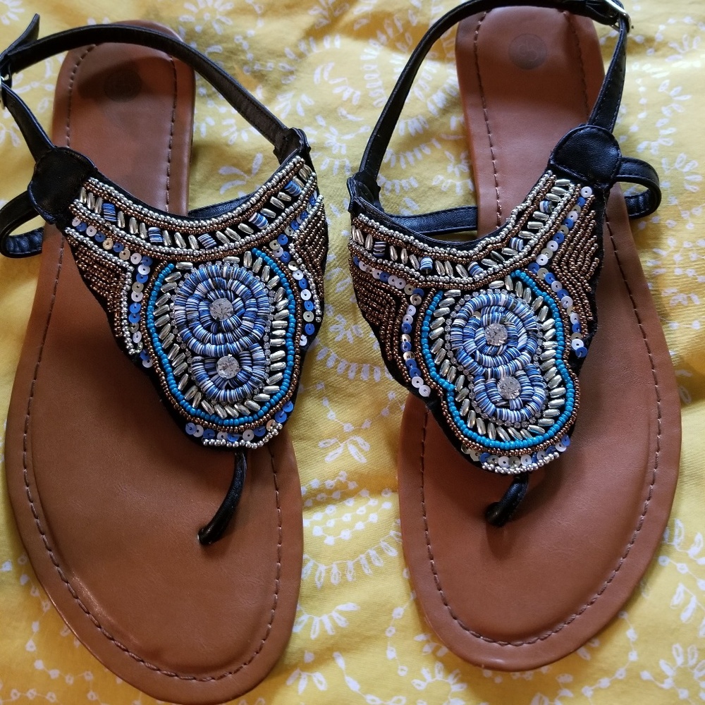 Dressbarn Beaded T-Strap Sandals Size 10